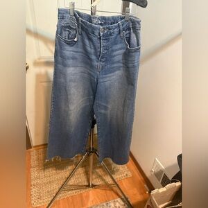 HIGH RISE BUTTON FLY JEANS!